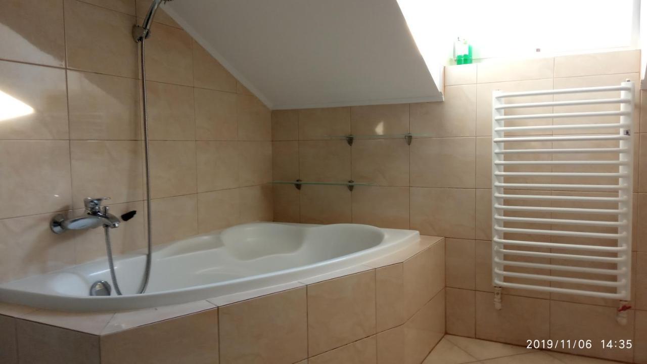 Apartament W Domu Na Wsi Tomaszów Lubelski 外观 照片